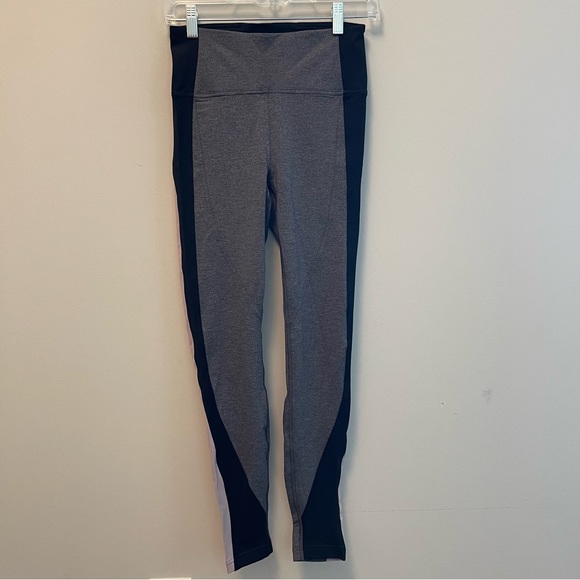 lululemon athletica Pants - Women’s Lululemon Get Going Train Legging Size 6